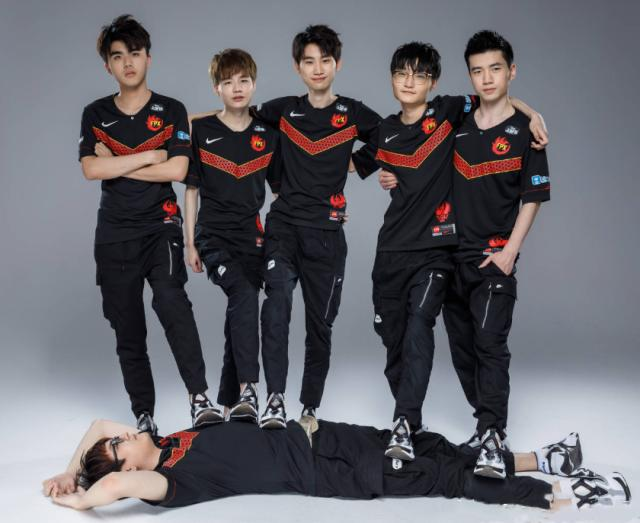 记者：朱辰杰出战可能性不大 王世龙或首次首发