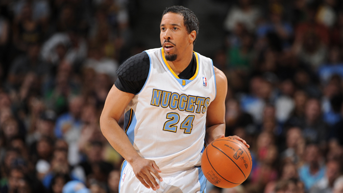 用身体对抗 用身体对抗