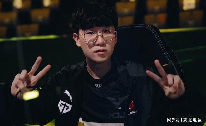 外界嘲讽的 外界嘲讽的