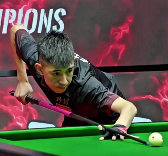 体育中超：郜林斩获百球 深圳2-1河北